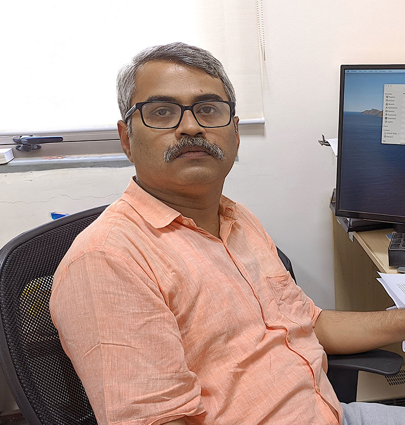 Dr. Shamik Chakraborty